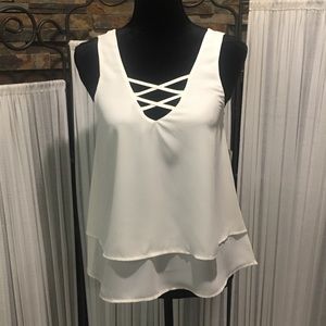 3/$30 NWT LILY WHITE TOP